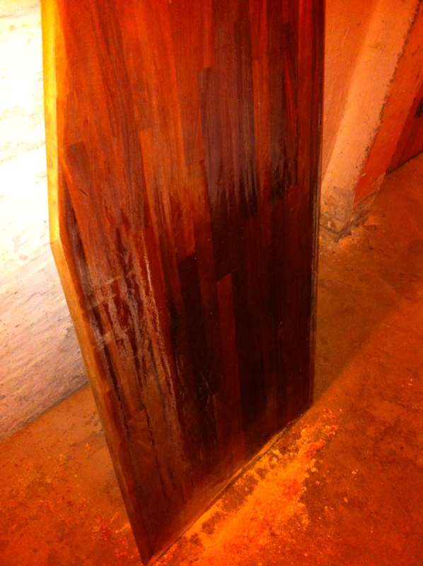 Fjerne lak på bordpladen Lavdetselv.dk