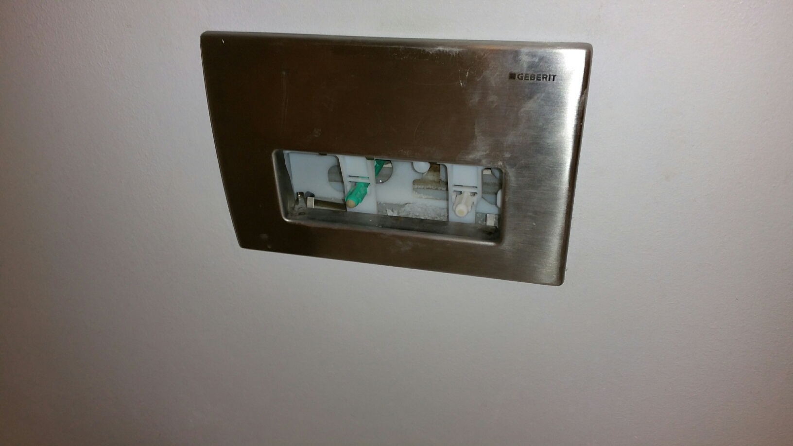 væghængt toilet afmontering af låg?? | Lav-det-selv.dk