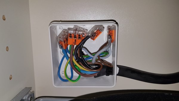 Nøgle ser godt ud forestille 1,5mm2 kabel sløjfet videre til ovn fra 2,5mm2 med... | Lav-det-selv.dk Nøgle ser godt ud forestille 1,5mm2 kabel sløjfet videre til ovn fra 2,5mm2 med... | Lav-det-selv.dk