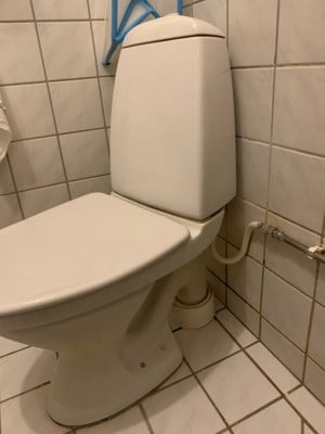 klodset kom sammen pint Utæt toilet - efter skyl kommer der vand ud fra... | Lav-det-selv.dk