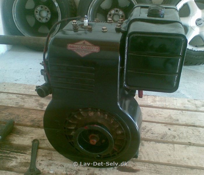 Briggs  Stratton model 23AFC...