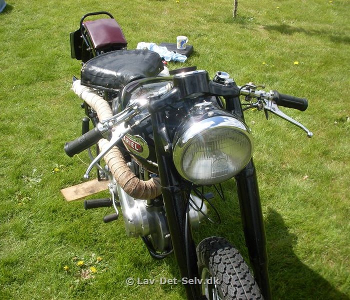 Ariel VB600