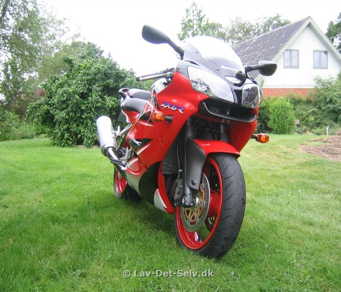 Kawazaki ZX600-R