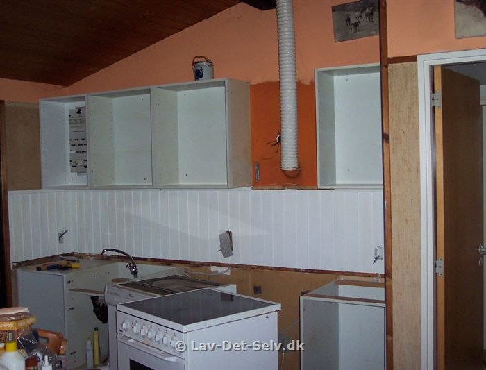 Ny køkkensektion i sommerhuset