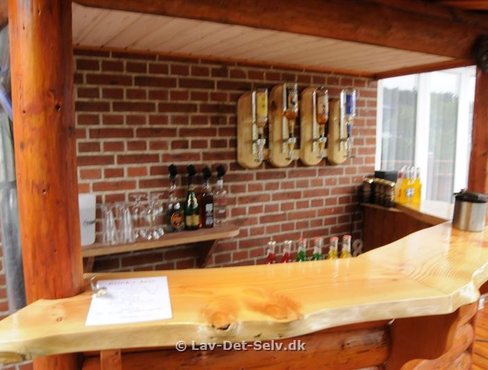 Ny terrasse med bar