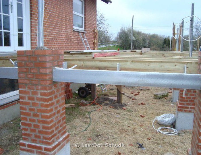 Terrasse til 1,5 plans hus