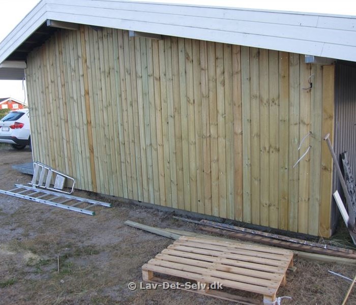 Ny gavlbeklædning på sommerhuset