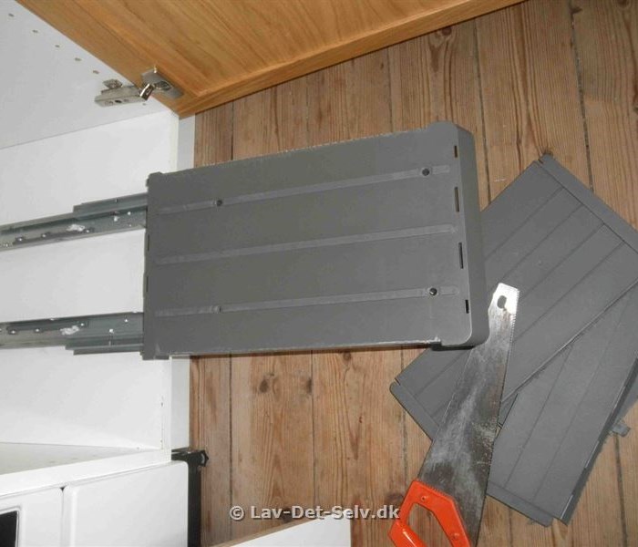 Hylde med udtræk - Ikea hacking