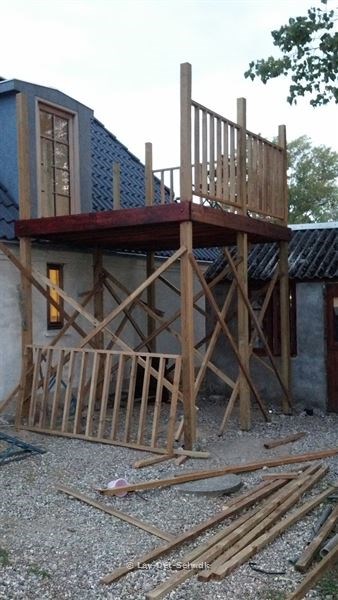 Hævet træ terrasse