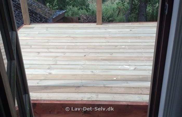 Hævet træ terrasse