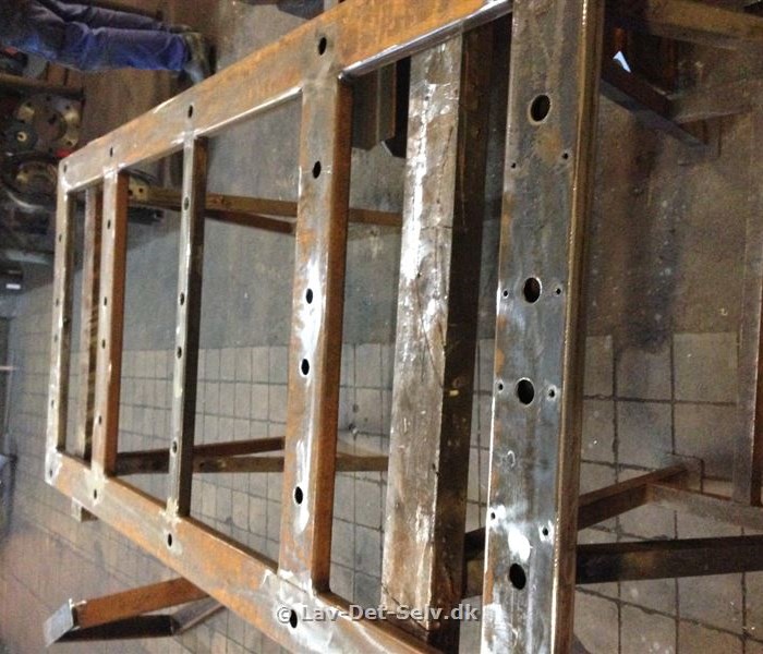 Hjemmelavet bord 50 cm planker