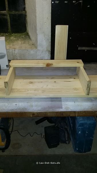 Tv bænk