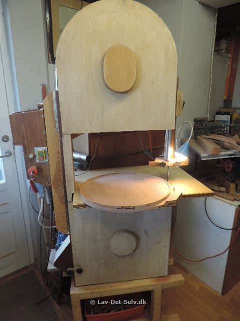 Bord til potteplanten  bord rundel til et lille stue bord....