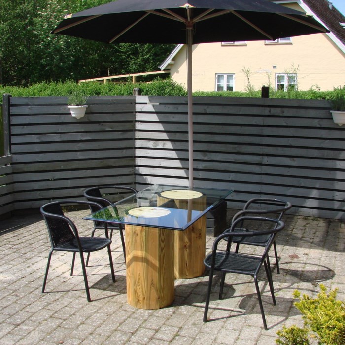 Nyt havebord til udestue