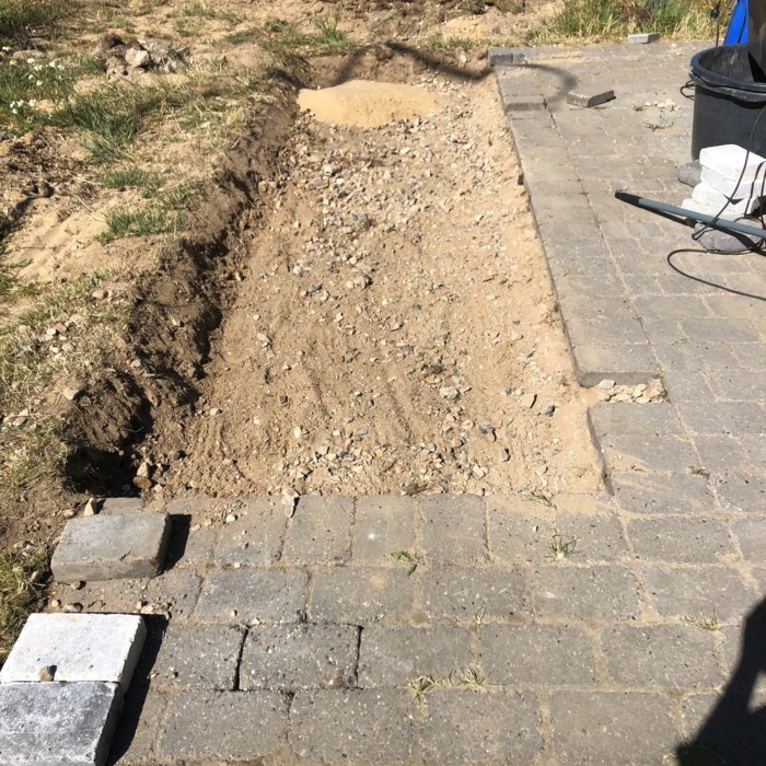 Udvidelse af belægning ved carport