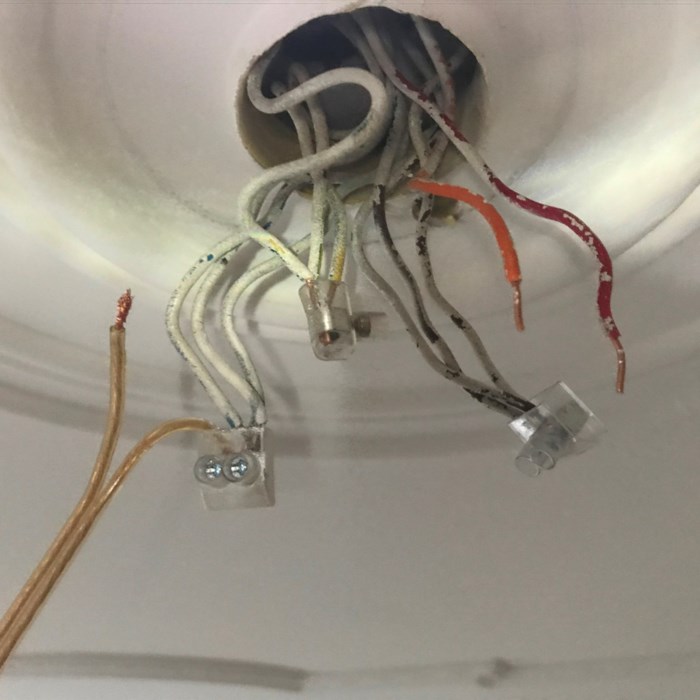 Tilslutning af lampe i ældre loftudtag
