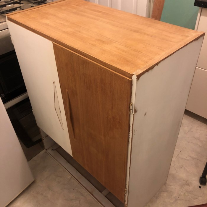 Istandsættelse  renovering af teak møbel