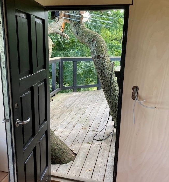 Et hus i et træ