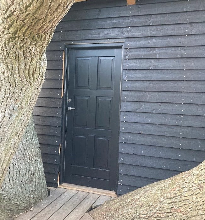 Et hus i et træ