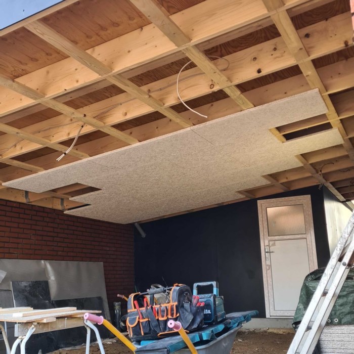 Hjemmelavet carport med værksted