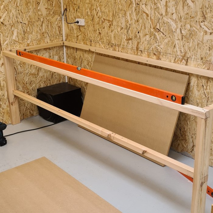 Hjemmelavet carport med værksted
