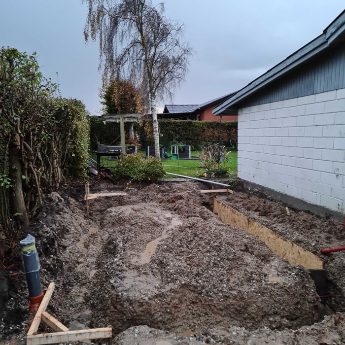 Hjemmelavet carport med værksted