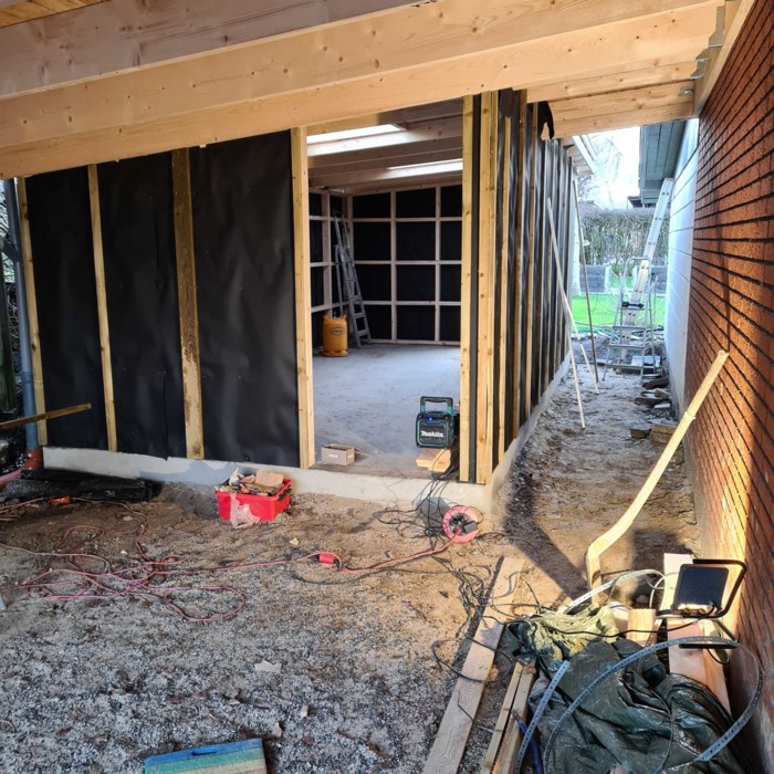 Hjemmelavet carport med værksted