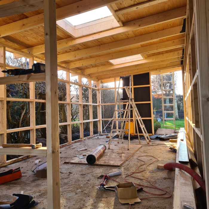 Hjemmelavet carport med værksted