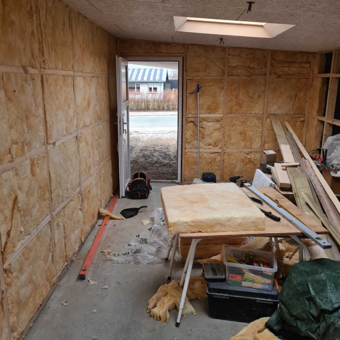 Hjemmelavet carport med værksted