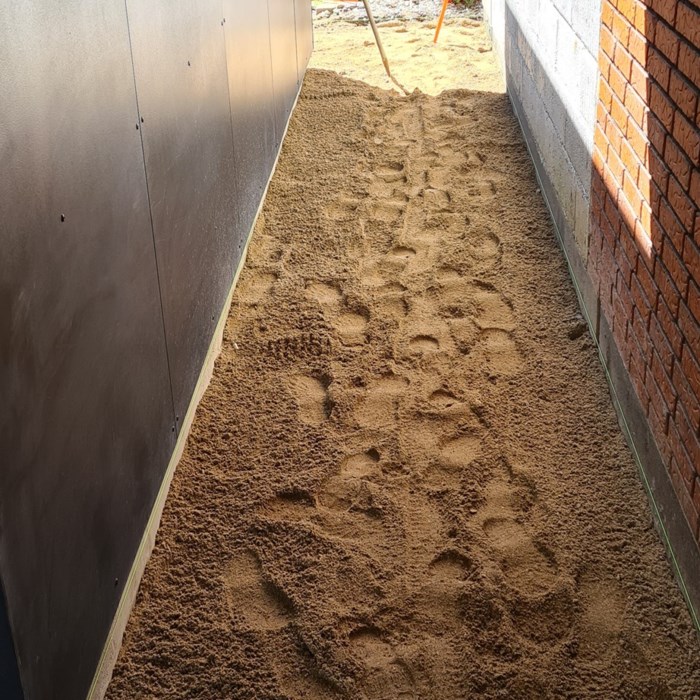 Hjemmelavet carport med værksted