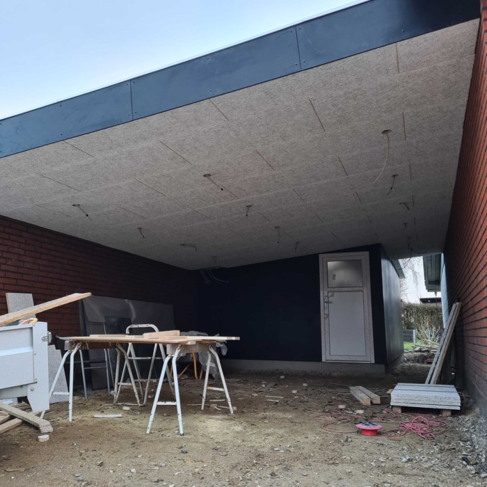 Hjemmelavet carport med værksted