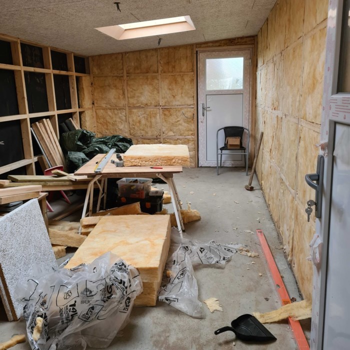 Hjemmelavet carport med værksted