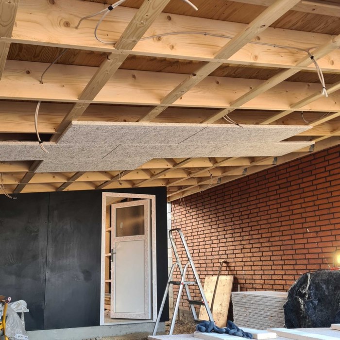 Hjemmelavet carport med værksted