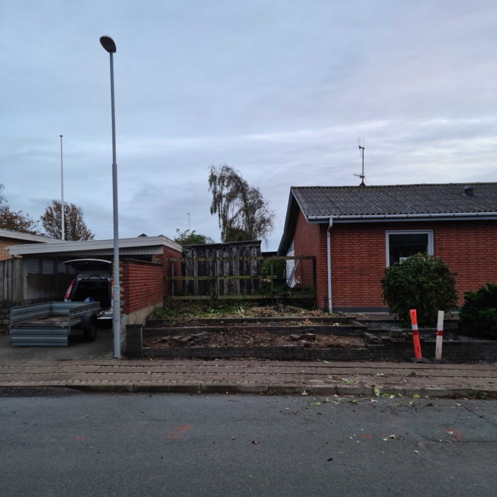 Hjemmelavet carport med værksted