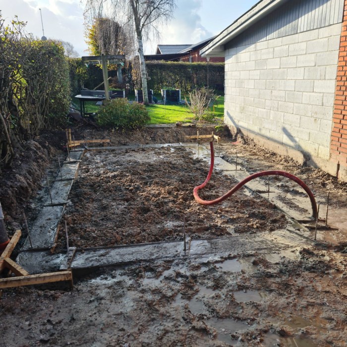 Hjemmelavet carport med værksted