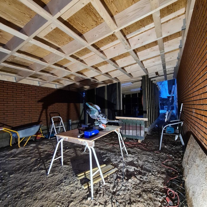 Hjemmelavet carport med værksted
