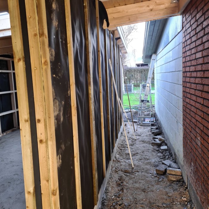 Hjemmelavet carport med værksted