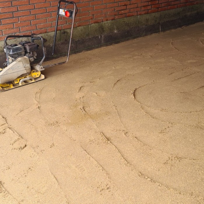 Hjemmelavet carport med værksted