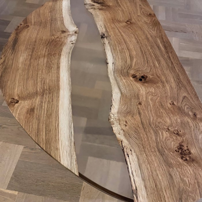 Epoxy sofa bord
