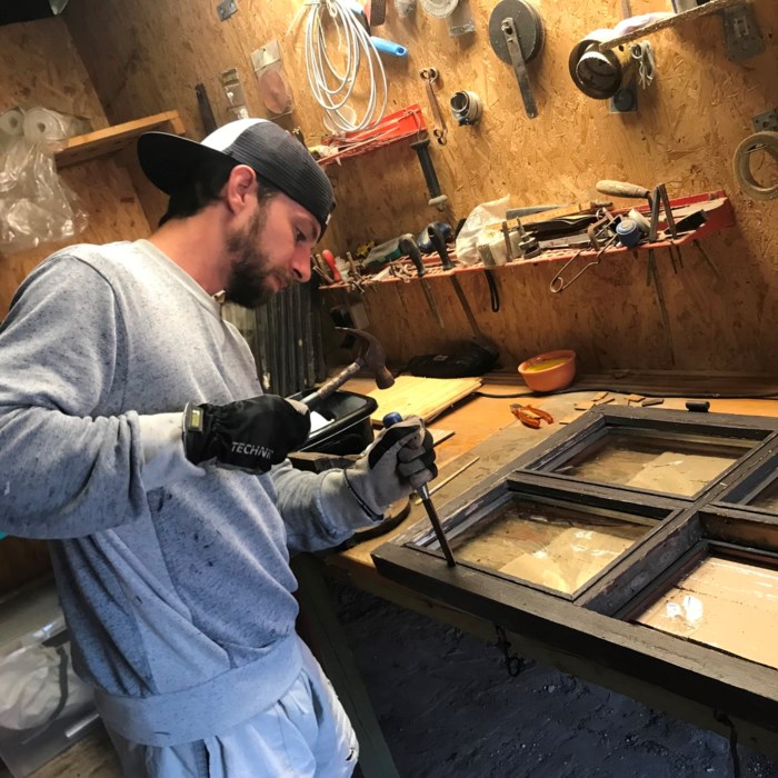 skifte glas og male gamle vinduer