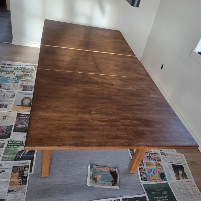 genopfriskning af gammel IKEA spisebord.