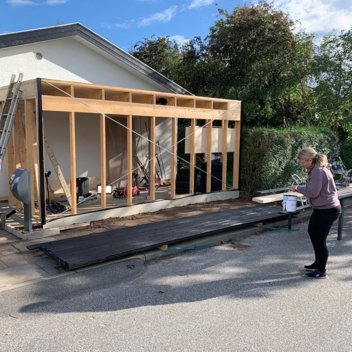 14m2 cykelskur på gavl af hus