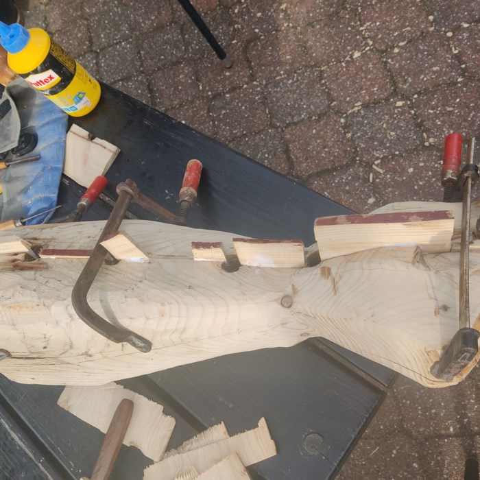 Planteholder i affaldstræ
