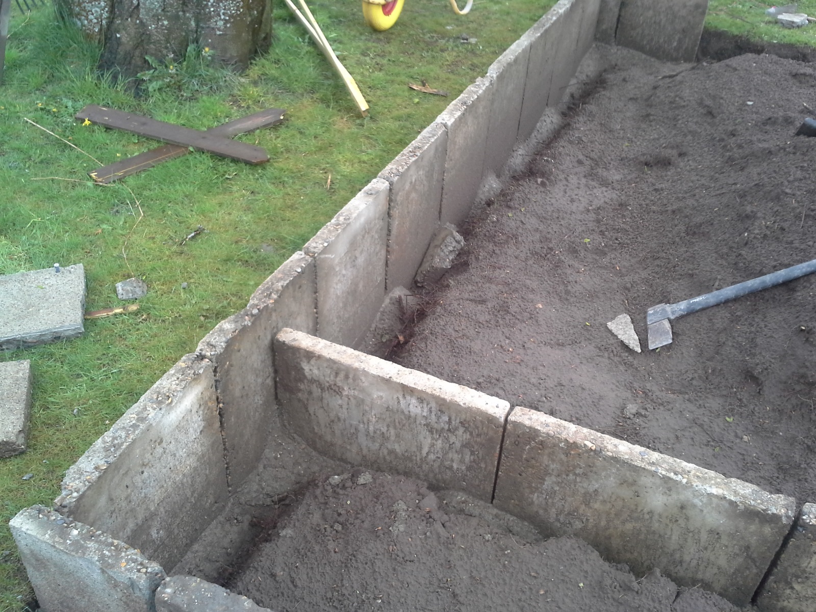Fortovs fliser som fundament drivhus/højbede beton ?? Lav selv fundament til drevhus